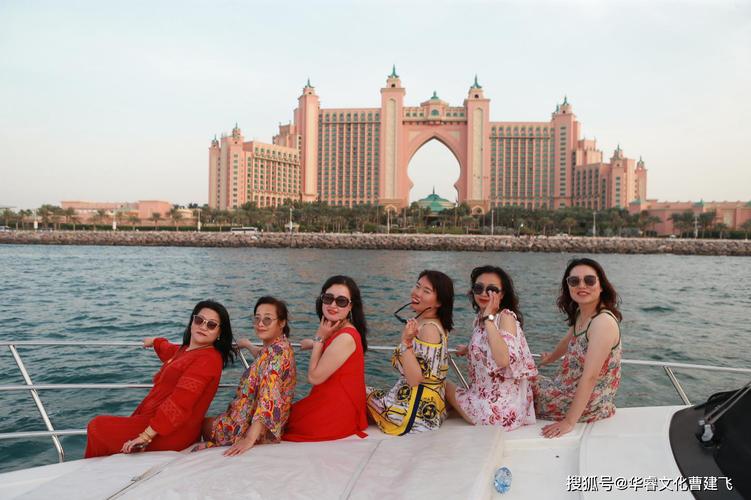 如果還是在傳統(tǒng)行業(yè),在工廠打工,或者開個小店,可能一輩子也沒有機(jī)會